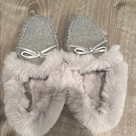 J. Crew Gray Slippers with Decorative Bow and Flexible Design - Picture 4 of 4
